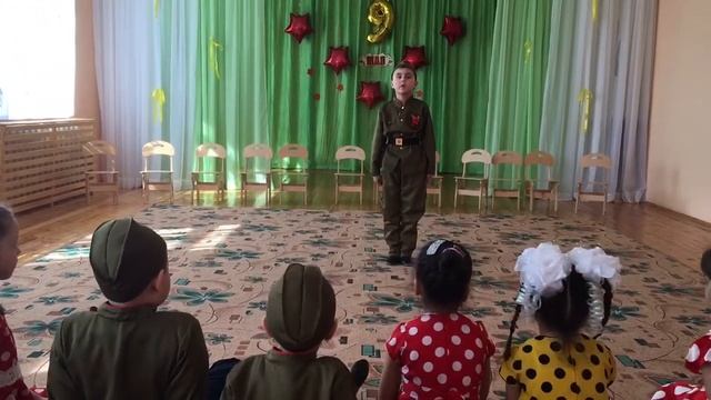 Стихотворение "Поздравляю дедушку..." смотреть онлайн