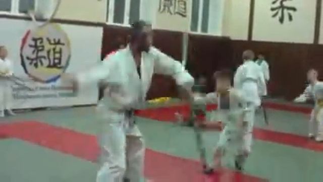 Гибкий путь боевых искусств - эпизод 1. Простые вращалки смотреть онлайн
