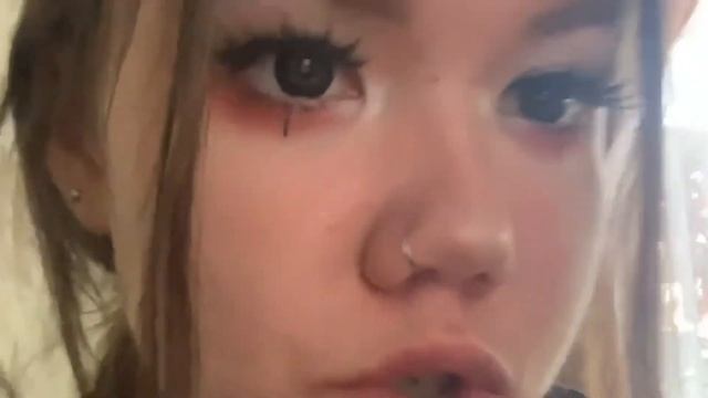 прокалываю бровь + реакция мамы (меня хотели сдать в дет дом) :3 смотреть онлайн