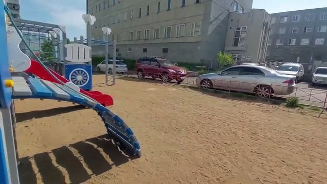 Усть-Илимск 30 мая 2022. Часть 2. Дорога из 5 микрорайона в 11. смотреть онлайн