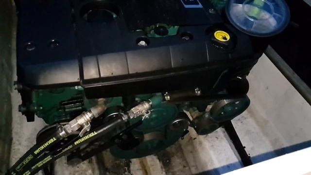 Volvo Penta D4 300 A-E front end of engine with new pulleys, Marine Diesel смотреть онлайн