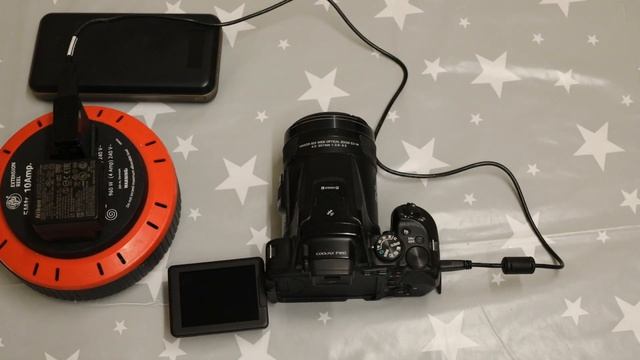 How To Use A Nikon P900 While Charging It