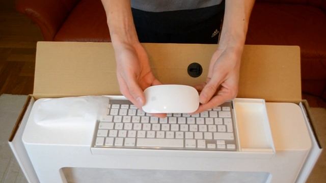 New Apple iMac 21,5" (2013) - Unboxing смотреть онлайн