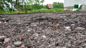 Укладываем Асфальтовую Крошку у придомовой территории