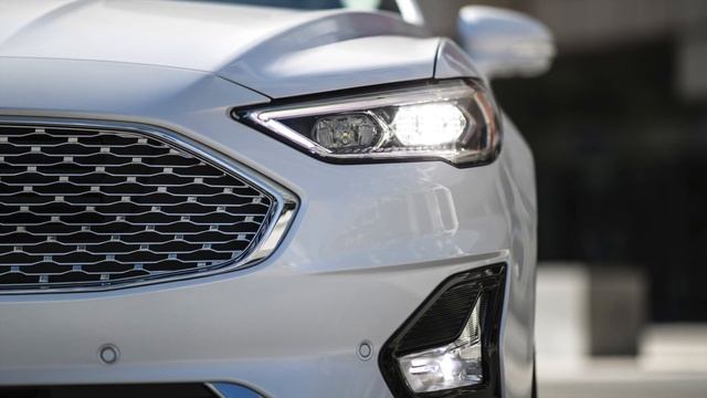 2019 Ford Fusion in White | Hebert's Town & Country Ford смотреть онлайн