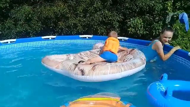 Бассейн. Жара. Отдых. Выходные.??????