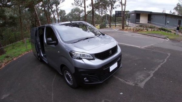 2023 Peugeot Expert Pro POV review