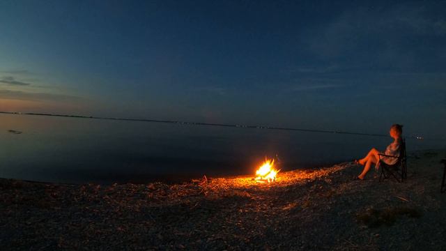 Nightlapse. Тёплый вечер у костра на Волге. 2022. смотреть онлайн