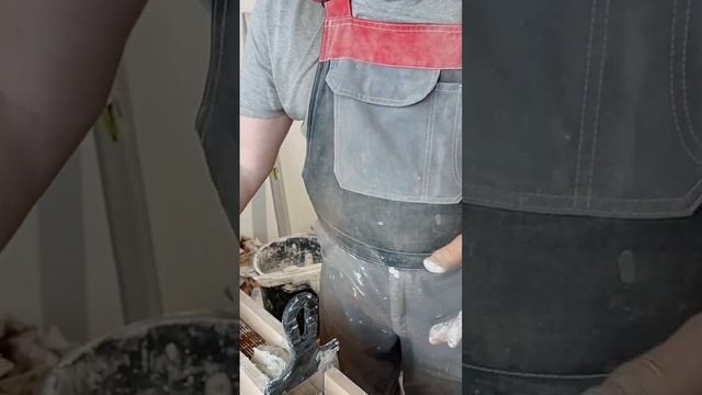 приспособа для нанесения клея на кафельную плитку