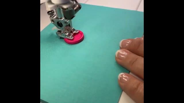 Sewing on a Button by Machine смотреть онлайн