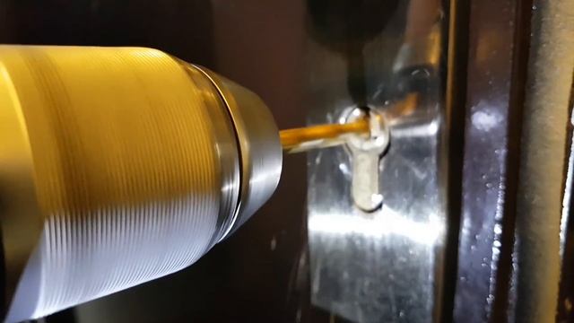 Jak rozwiercić wkładkę bębenkową? Awaryjne otwieranie drzwi bez klucza #GERDA @ForumWiedzy смотреть онлайн