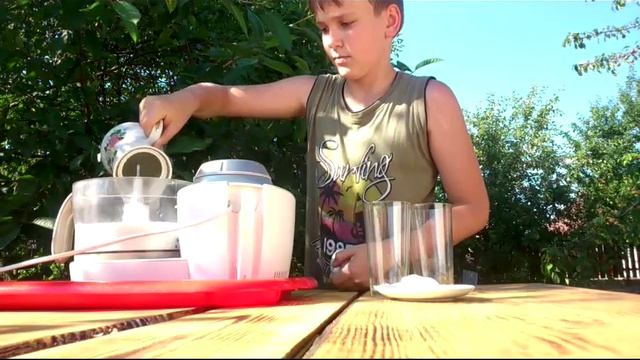 Молочный коктейль с черникой. Ну ооочень вкусно!!! смотреть онлайн