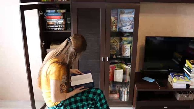 ?Очередная перестановка?! Протираем пыль на книжных полках ?? смотреть онлайн