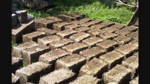 Как наделать земляных блоков саманов для стройки
