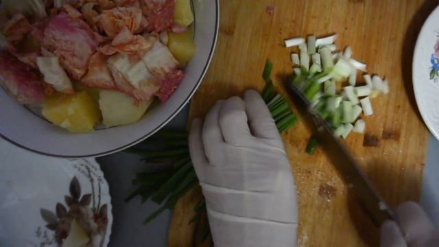 Картофельный салат с маринованной капустой |Вкусный салат из маринованной капусты и картошки смотреть онлайн