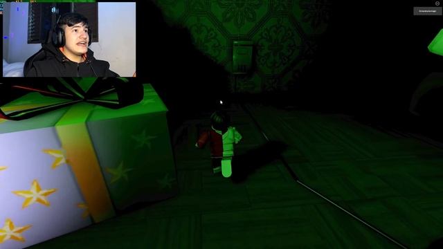 ESSES BRINQUEDOS SÃO ASSOMBRADOS! E QUEREM ME PEGAR! Us Are Toys ROBLOX смотреть онлайн