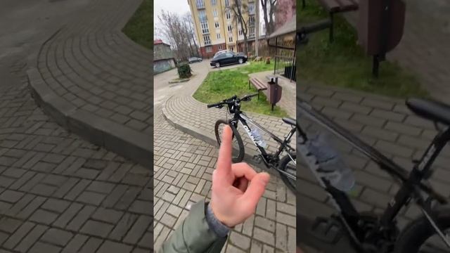 ЛАЙФХАК Как снять РУЧКИ-ГРИПСЫ с ВЕЛОСИПЕДА #shorts смотреть онлайн