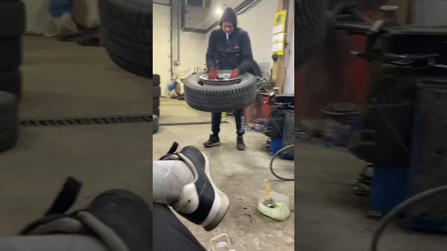 Шиномонтаж смотреть онлайн