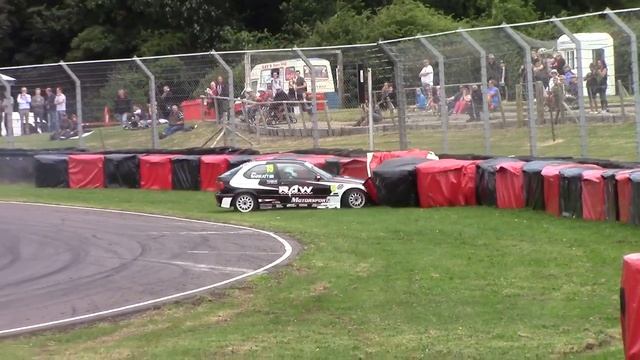 Castle Combe - Big Nankang BMW Crash (Another one) - 16/7/17 смотреть онлайн