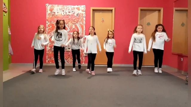 Bere Bere Bara Bara(kids dance choreo) смотреть онлайн