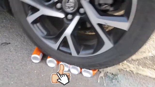 Интересный Эксперимент машина давит много банок Fanta Coca Cola Pepsi Crushing crunchy soft by car смотреть онлайн
