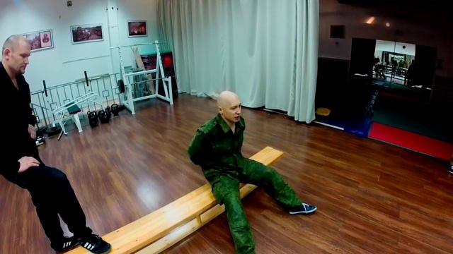Кувырок спиной вперед через лавочку. Преодоление психологического барьера. смотреть онлайн
