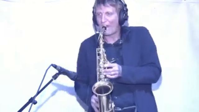 The Shadow of Your Smile, саксофон альт, Conn смотреть онлайн