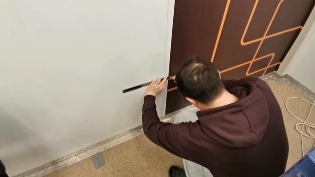 Поклейка обоев на самоклеющейся пленке смотреть онлайн