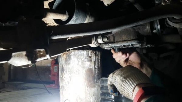 Замена сальника внутреннего шруса слева Нива 21213