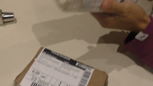 Антикварные коралловые бусы с серебряными бусинами и другая ценная винтажная бижутерия смотреть онлайн