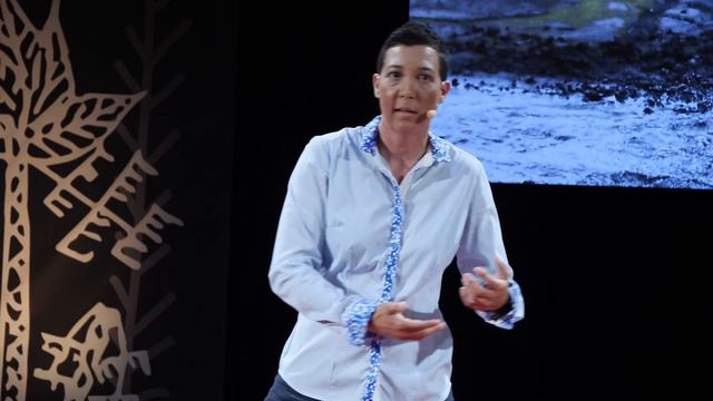 Une goutte d’eau pour sauver le monde | Pearl Winchester | TEDxNouméa смотреть онлайн