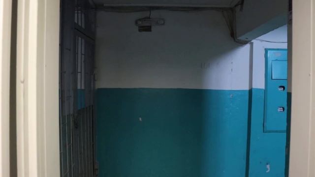 Новый лифт ЩЛЗ Экомакс 2020 года выпуска в старом советском доме, 1-м/c, Г/П 400 КГ. смотреть онлайн