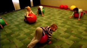 Фитнес фитбол для детей в детском центре Эос