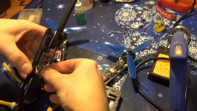 Квадрокоптер ZMR250 - установка камеры и передатчика FPV #4 смотреть онлайн