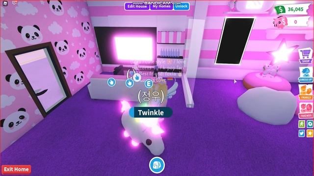 КАК Я ПОПАЛА В РОБЛОКС АДОПТ МИ / Мой дом и питомцы в Roblox Adopt Me смотреть онлайн