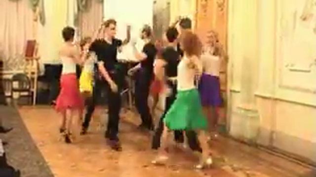 Хастл-руэда на презентации хастла 15.11.2002 смотреть онлайн