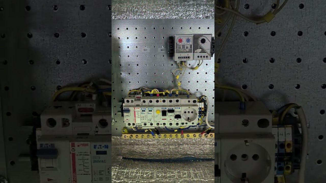 Выставка СВЯЗЬ 2024 - Шкаф ЦМО укомплектованный 6U ШТВ-Н-6.6.3-4AAA-T1 смотреть онлайн