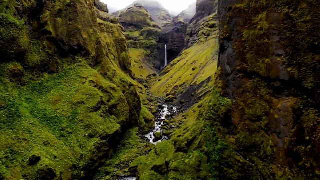 Now Boarding: RDU to Iceland смотреть онлайн