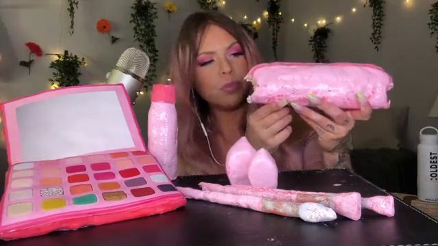 ASMR EDIBLE MORPHE X JEFFREE STAR ARTISTRY PALETTE, MAKEUP BRUSHES, BEAUTY BLENDER EATING SHOW 먹방 смотреть онлайн