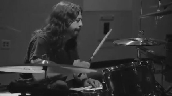 DAVE GROHL - PLAY / DRUMS IN MASTER VERSION