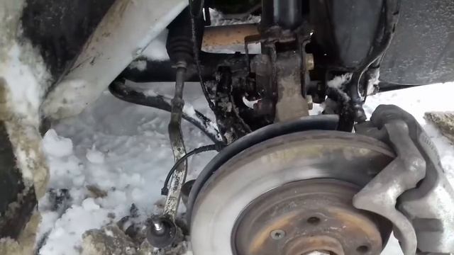 лада ларгус скрытая причина стука подвески