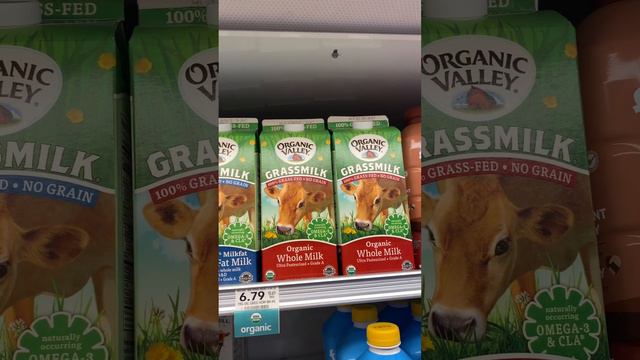 США. Молоко в американских магазинах. Какое молоко пьют американцы. USA. Variety of milk in grocery смотреть онлайн