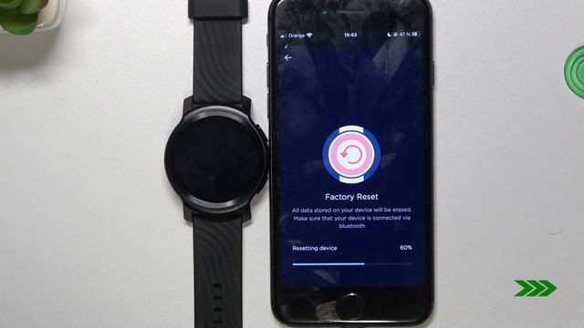 MOTOROLA Moto Watch 100 | Как через приложение сбросить настройки часов MOTOROLA Moto Watch 100 смотреть онлайн
