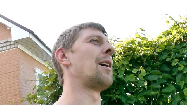 Ставим опалубку из ДСП, заливаем фундамент. смотреть онлайн