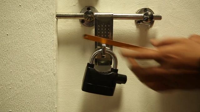 Magnetic Wi Fi Live CCTV Camera With Alarm Lock CCTV5 (CODE 12445)