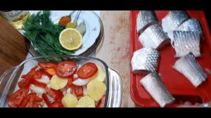 Рыба (Пеленгас)  запеченная с овощами !!! Как вкусно приготовить Пеленгаса !