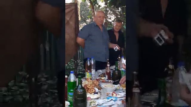 Поминки превратились в хорошие посиделки смотреть онлайн
