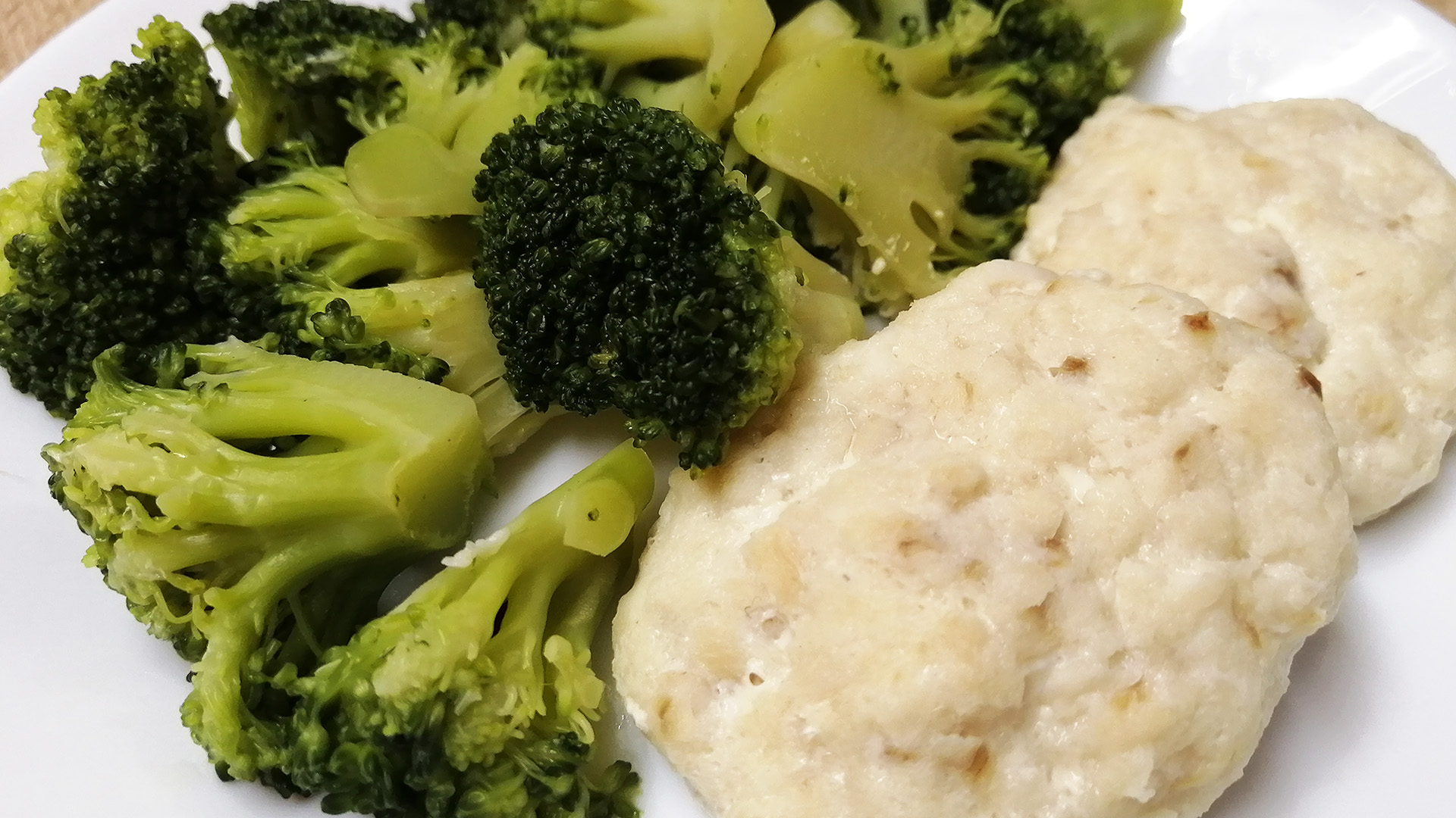 ПАРОВЫЕ КОТЛЕТЫ ИЗ ПИКШИ с брокколи смотреть онлайн