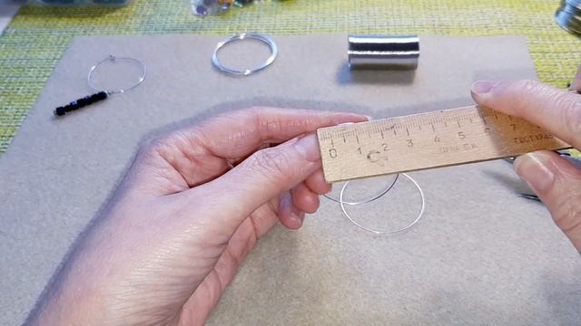 Ручкам не скучно 23. Делаем вместе. Простые швензы-стильные серьги. смотреть онлайн