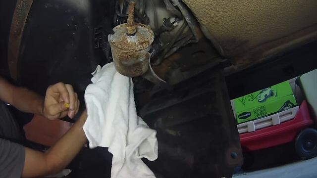 2003 Volvo S40 Fuel Filter Replacement смотреть онлайн